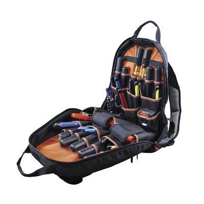 Mochila para Herramientas Tradesman Pro™ de 44.5 cm en Color Negro con 35 Bolsillos (No incluye herramientas). KLEIN TOOLS...