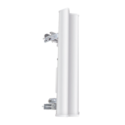Antena sectorial para radio estaciones base airMAX de 120 grados de cobertura horizontal, 2 GHz (2.3-2.7 GHz) de 15 dBi - ...