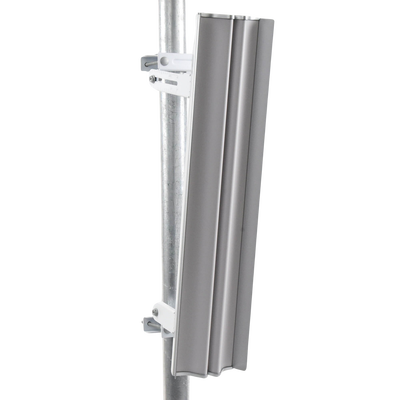 Antena sectorial para estaciones base airMAX AC de 60° de cobertura horizontal, en 5 GHz (5150 - 5875 MHz) de 21 dBi UBIQU...