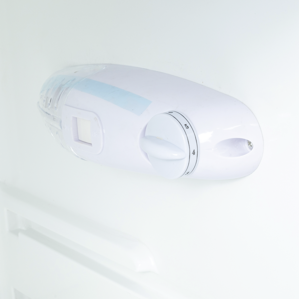 Refrigerador Combinado Solar / 220 L (7.7 ft³) / 12/24 VCC / Congelador 40 L / Refrigerador 180 L / Rango 0°C a -18°C | SIERRA STORE