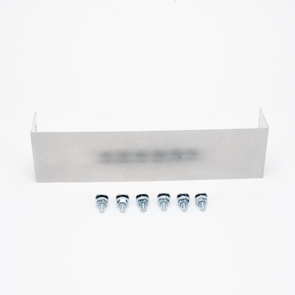 Placa de Cierre para Escalera de Aluminio / Peralte 3 1/4" / Ancho 9" / Incluye Tornillería (CHPCE314X9AK) | SIERRA STORE