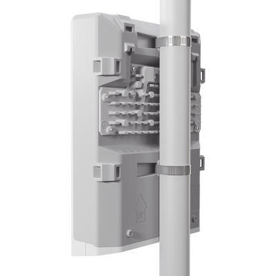 (netPower 16P) Switch administrable Sistema Operativo Dual, 16 puertos c/PoE, 2 puertos 10G SFP+ para Exterior MIKROTIK - ...