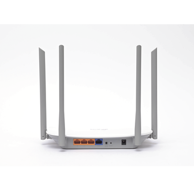 Router Inalámbrico ISP / Doble Banda AC1200 / 4 Antenas Externas / 3 Puertos LAN 10/100/1000 Mbps / 1 Puerto WAN 10/100/10...