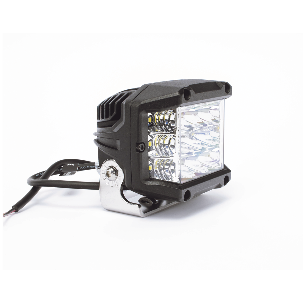 Luz de Trabajo LED / 1,700 Lumens / Ángulo 110° / IP67 / 12-24 VCD / 15 LEDs | SIERRA STORE