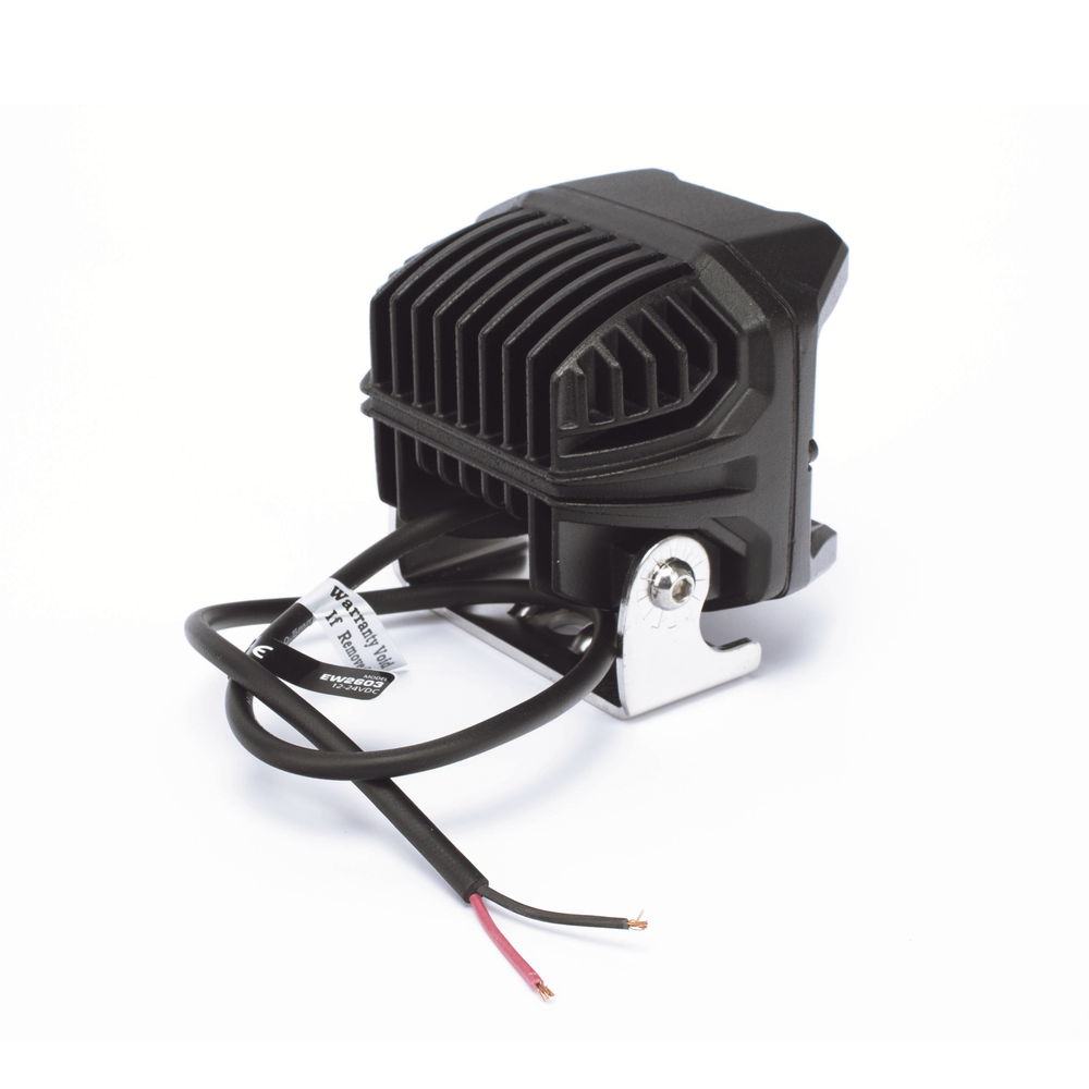 Luz de Trabajo LED / 1,700 Lumens / Ángulo 110° / IP67 / 12-24 VCD / 15 LEDs | SIERRA STORE