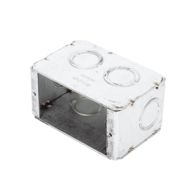 Caja (Chalupa) Multigang de 1 Gang/ Profundidad de 2-1/2 Pulgadas (6.35 cm)/ 8 TKO (1/2 y 3/4). RACO - Vista 3