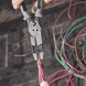 Pinza Híbrida con Ponchadora de 8". Pela Cable Sólido de 10-14 AWG y Cable Trenzado de 12-16 AWG KLEIN TOOLS - Vista 6