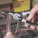 Pinza Híbrida con Ponchadora de 8". Pela Cable Sólido de 10-14 AWG y Cable Trenzado de 12-16 AWG KLEIN TOOLS - Vista 7