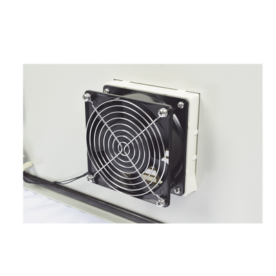 Gabinete Ventilado de Acero IP55 Uso en Exterior (600 x 800 x 300 mm) con Placa Trasera Interior Metálica y Compuerta Infe...