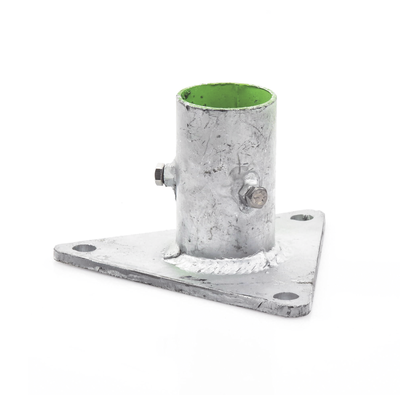 Base Triangular para Mástil de 1" a 2" con Opresores. Galvanizado por Inmersión en Caliente. SYSCOM TOWERS - Vista 3