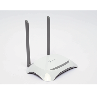 Router Inalámbrico WISP, 2.4 GHz, 300 Mbps, 2 antenas externas omnidireccional 5 dBi, 4 Puertos LAN 10/100 Mbps, 1 Puerto ...