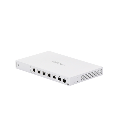 Switch UniFi 7 puertos (1 x consola, 4 x PoE++ 802.3bt y 2 SFP+) UBIQUITI - Vista 5