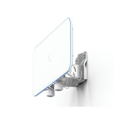 Access Point WiFi UniFi Base Station XG para exterior IP67, alto rendimiento en escenarios exigentes, tres radios 802.11ac...