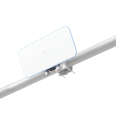 Access Point WiFi UniFi Base Station XG para exterior IP67, alto rendimiento en escenarios exigentes, tres radios 802.11ac...