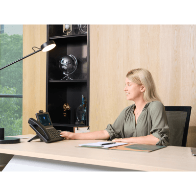 Teléfono IP Inteligente Yealink SIP-T88V Pro con Cámara HD y Auricular Bluetooth Inalámbrico | SIERRA STORE