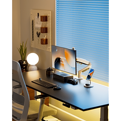 Brazo Ajustable para Monitor / 17" a 30" / Capacidad 9 kg / Rotación 360° / Inclinación +85° a -30° / Giro 180° / Resorte de Gas / | SIERRA STORE