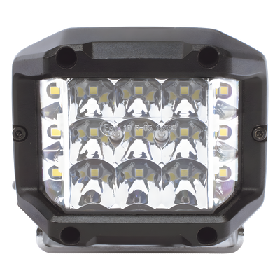Luz de Trabajo LED / 1,700 Lumens / Ángulo 110° / IP67 / 12-24 VCD / 15 LEDs | SIERRA STORE