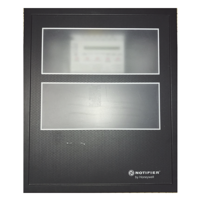 Puerta con Ventana para Gabinete / Acero Calibre 16 / Apertura 180° / Bisagra Reversible / Color Negro | SIERRA STORE