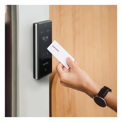 Terminal de Control de Acceso / RFID Multitecnología / NFC / BLE / QR / Pantalla Táctil 4" / IP65 / PoE | SIERRA STORE