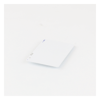 Tarjeta Inteligente de Control de Acceso / 8 KB / Tecnología SEOS No Clonable / 26 Bits / PVC Resistente / 5.4 x 8.57 cm | SIERRA STORE
