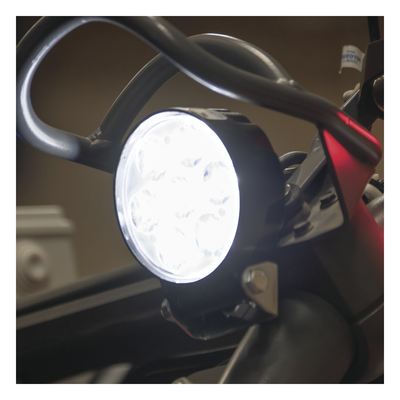 Luz de Trabajo LED / 1000 Lúmenes / Voltaje Universal 12-80 VCC / IP67 / Montaje Fijo 3.3 x 3.3 x 2.1 in | SIERRA STORE