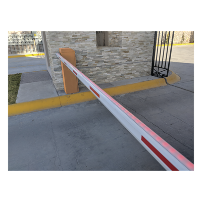 ACCESSPRO XBF-3000-LN - Barrera vehicular izquierda / Soporta brazo de hasta 3 m / Apertura en 1.5 s /Final de carrera ajustable por | SIERRA STORE