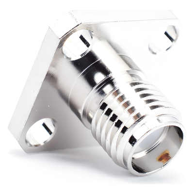 Conector SMA Hembra / Montaje Panel Cuadrado 12.7 mm (0.5 in) / 4 Perforaciones 8.64 mm (0.34 in) / Soldable / Níquel-Oro-PTFE | SIERRA STORE