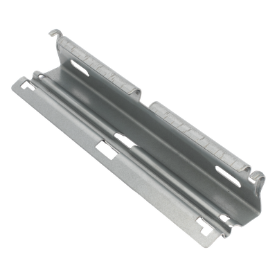 Clip Automático Mediano / Ensamblaje a Presión / Charolas 100 a 300 mm / Bimetálico / Exterior y Zonas Húmedas | SIERRA STORE