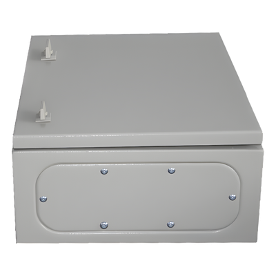 Gabinete de Acero IP66 Uso en Intemperie (400 x 600 x 200 mm) con Placa Trasera Interior Metálica y Compuerta Inferior Atornillable | SIERRA STORE