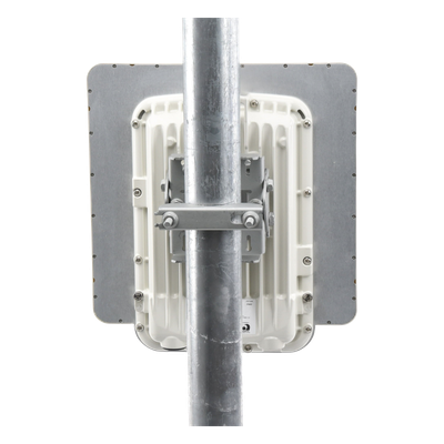 Backhaul Radio / Antena Integrada 23 dBi / 4.9-6.05 GHz / 450 Mbps / HCMP 8 Nodos / Dual GbE + SFP / 1-3 ms Latencia | SIERRA STORE