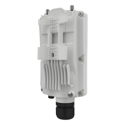 Punto de Acceso Outdoor / 4.9-6.4 GHz / MU-MIMO 2x2 / 700 Mbps / 64 Usuarios Concurrentes / IP67 / PoE Pasivo | SIERRA STORE