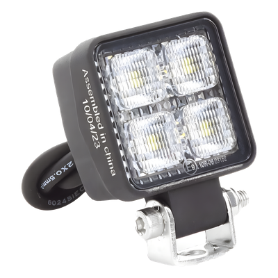 Luz de Trabajo LED / 800 Lúmenes / 4 LEDs 10 W / Alcance 75 m (246.1 ft) / 12-24 VCD / IP67 e IP69K | SIERRA STORE